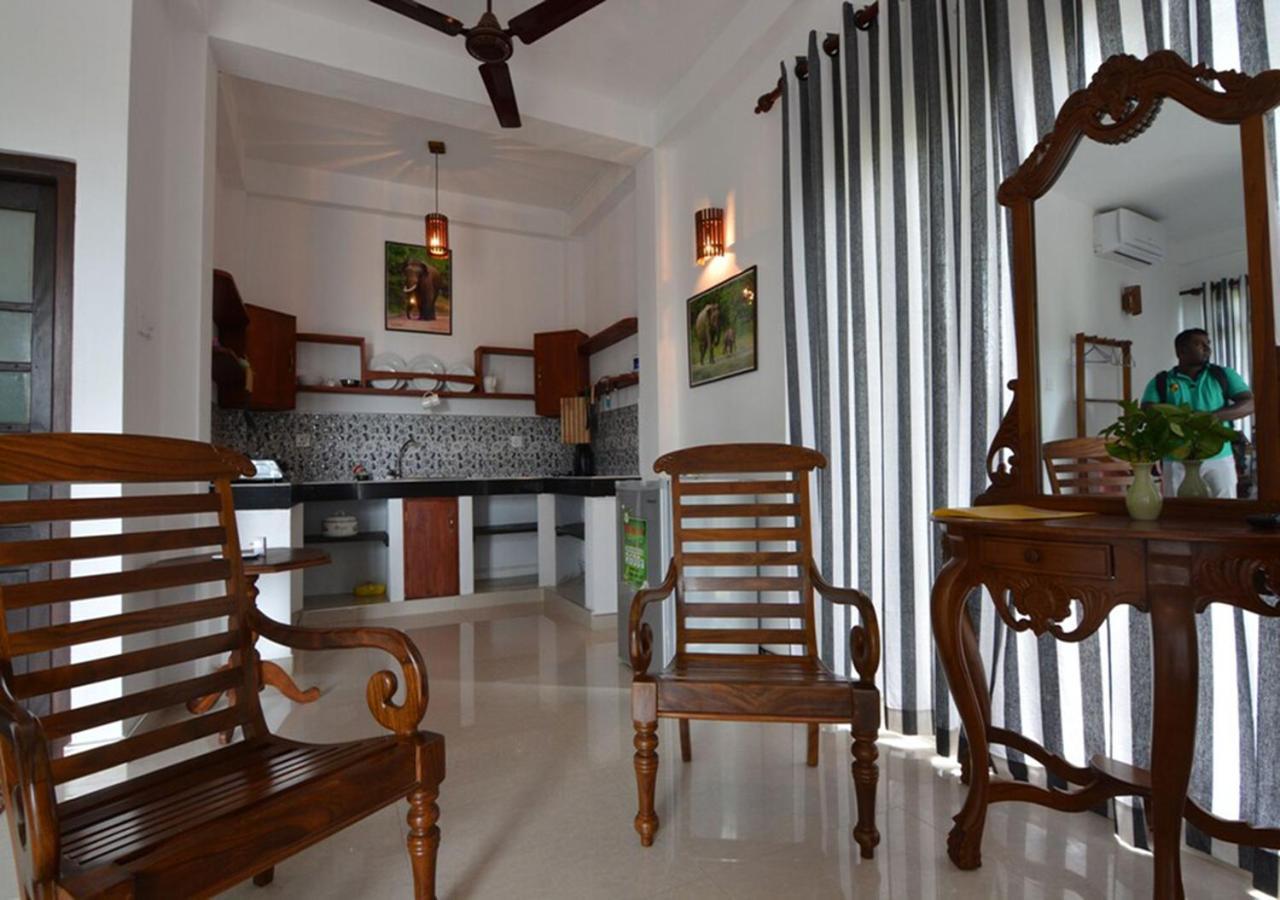 Seaview Deepal Villa Unawatuna Room photo